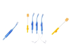 Kit de soins bucco-dentaires à aspiration avec port de rinçage